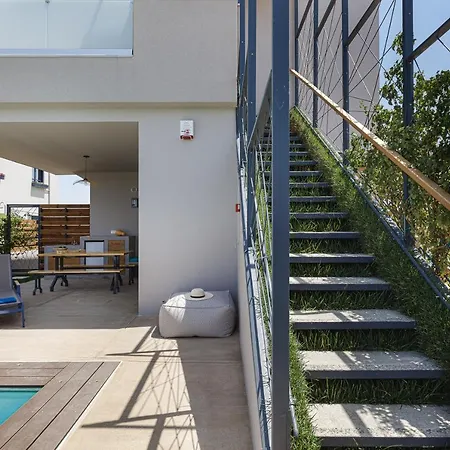 Iron - Nefeli & Oniros Villa *