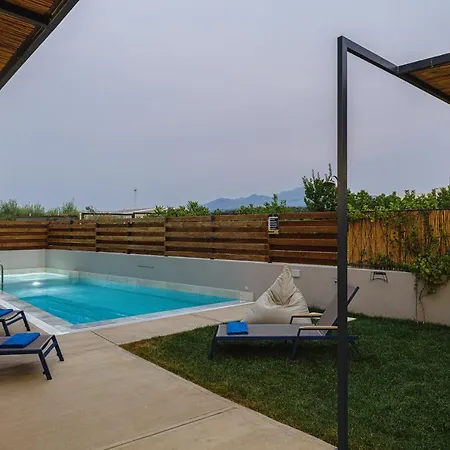 Iron - Nefeli & Oniros Villa Pangalochori